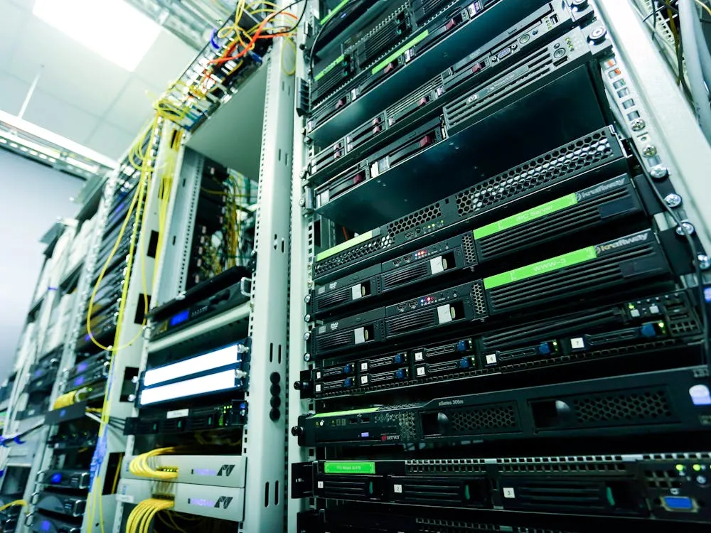 Industrial server and network infrastructure